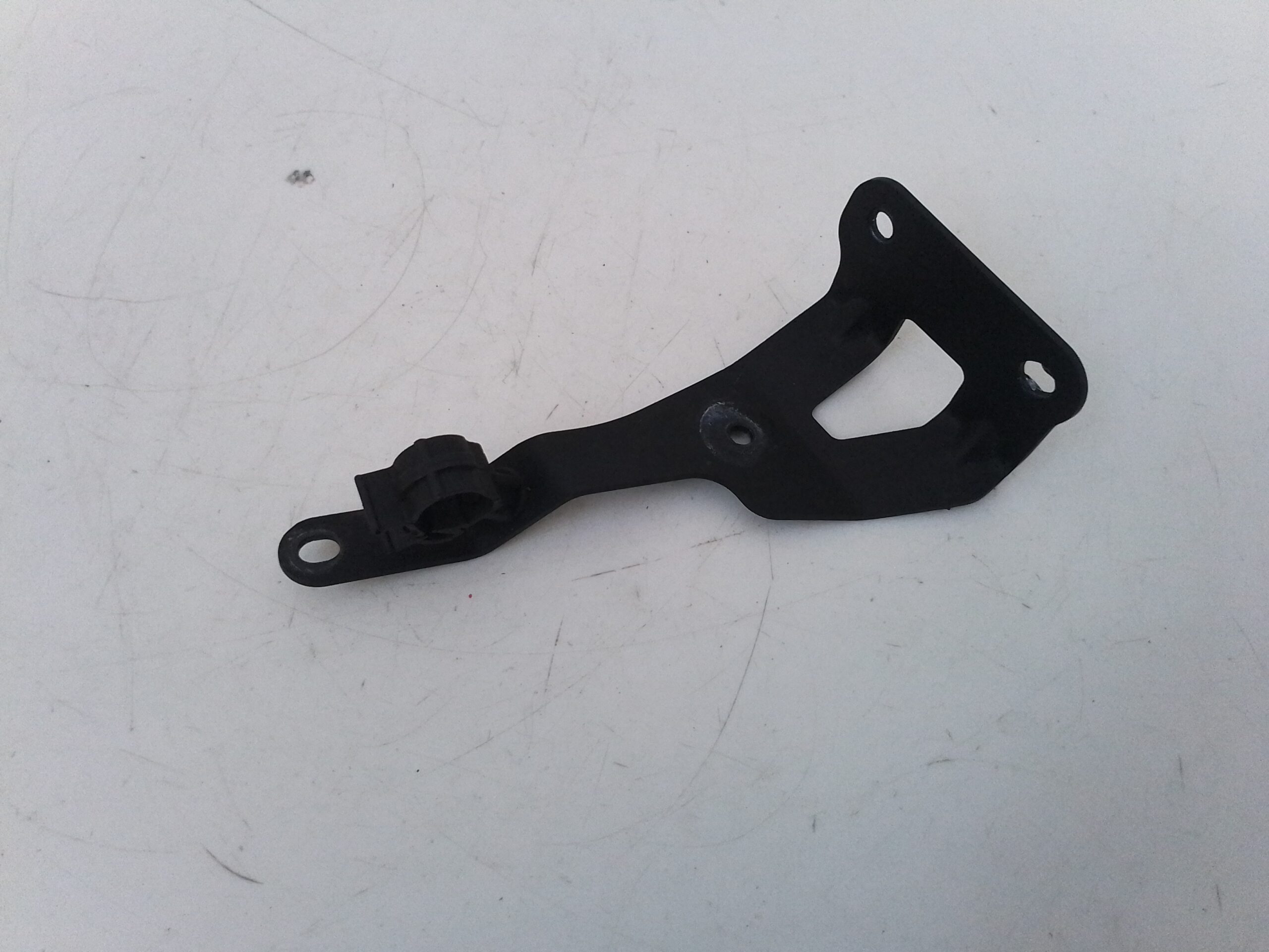 DUCATI HYPERMOTARD 939 Staffa supporto filtro canester 83017642ca