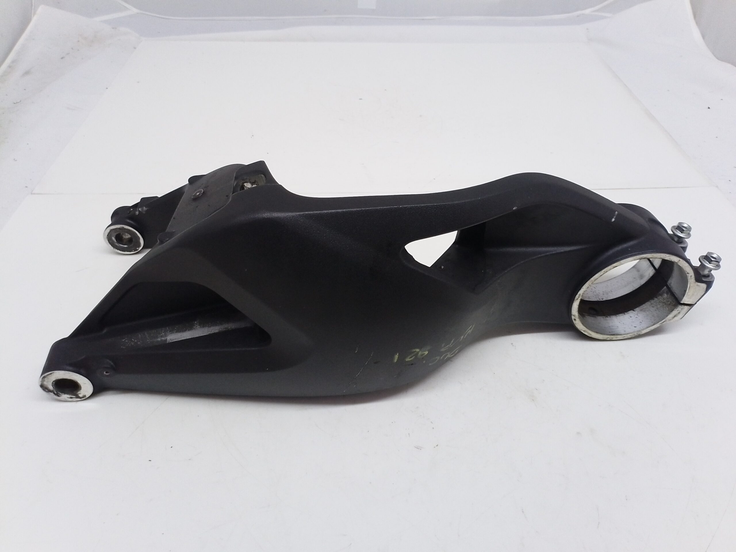 Ducati HYPERSTRADA 821 2013 2015 Forcellone posteriore 3703091a 37010911B