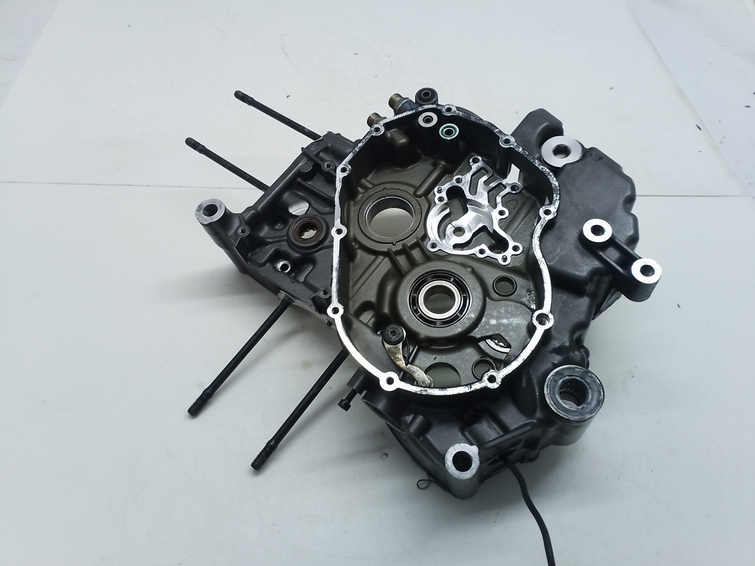 DUCATI HYPERSTRADA 939 Carter motore sinistro 225Z0093B