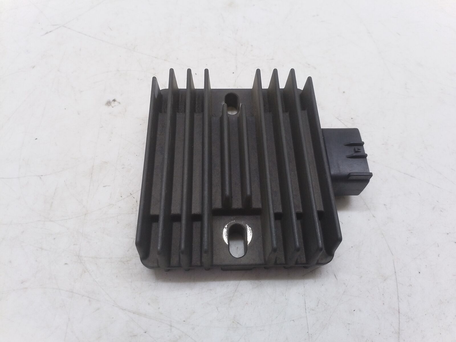 KAWASAKI NINJA 250 R 08 12 regolatore di tensione sh678ta
