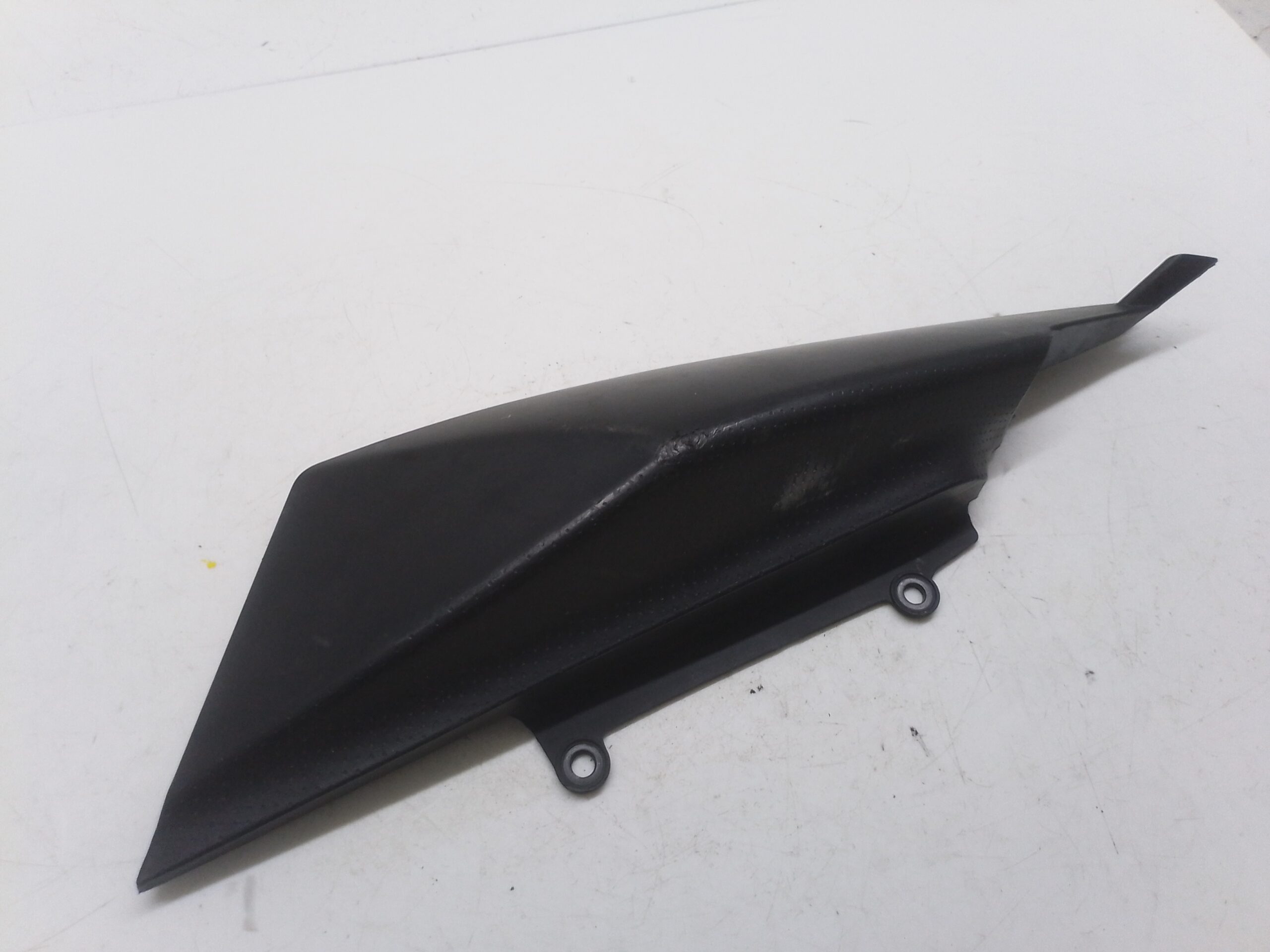 Yamaha XT 125 r 05 11 carena fianchetto scocca laterale graffi