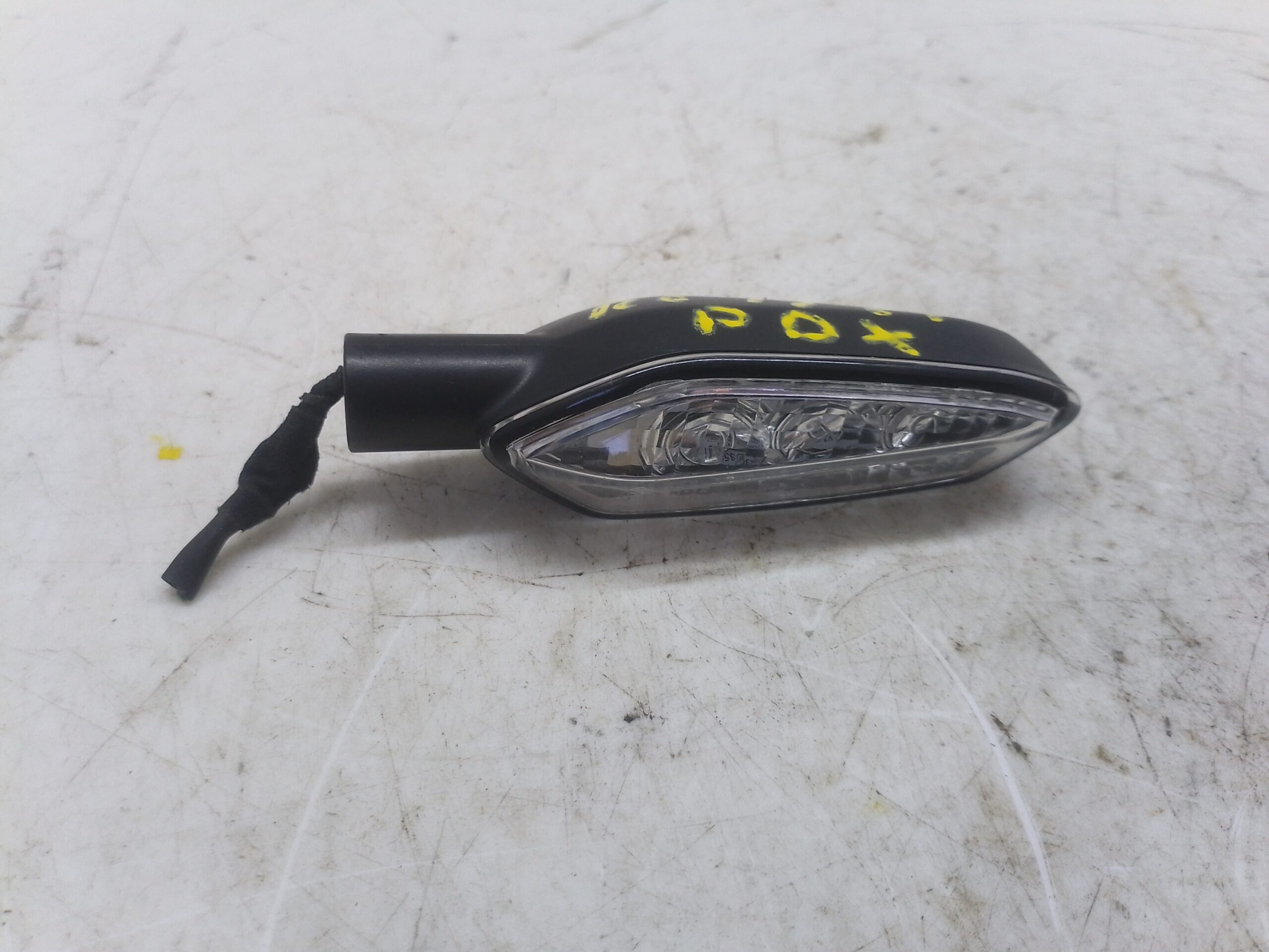 Yamaha r6 17 21 freccia posteriore destra